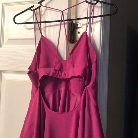 Fun top! Open back - Picture 2 of 2